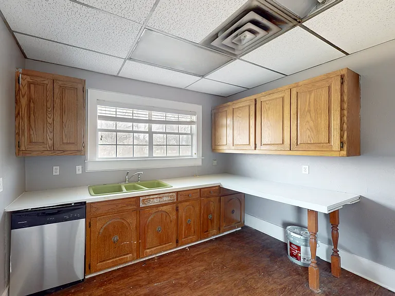 409 W Main St — Photo 20