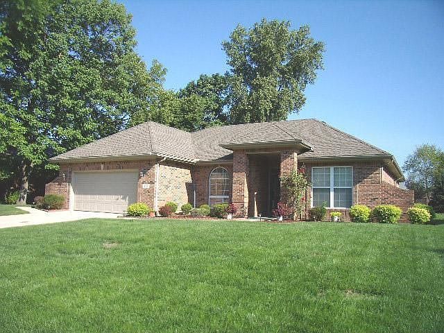 1st image of 837 Deerhurst Dr