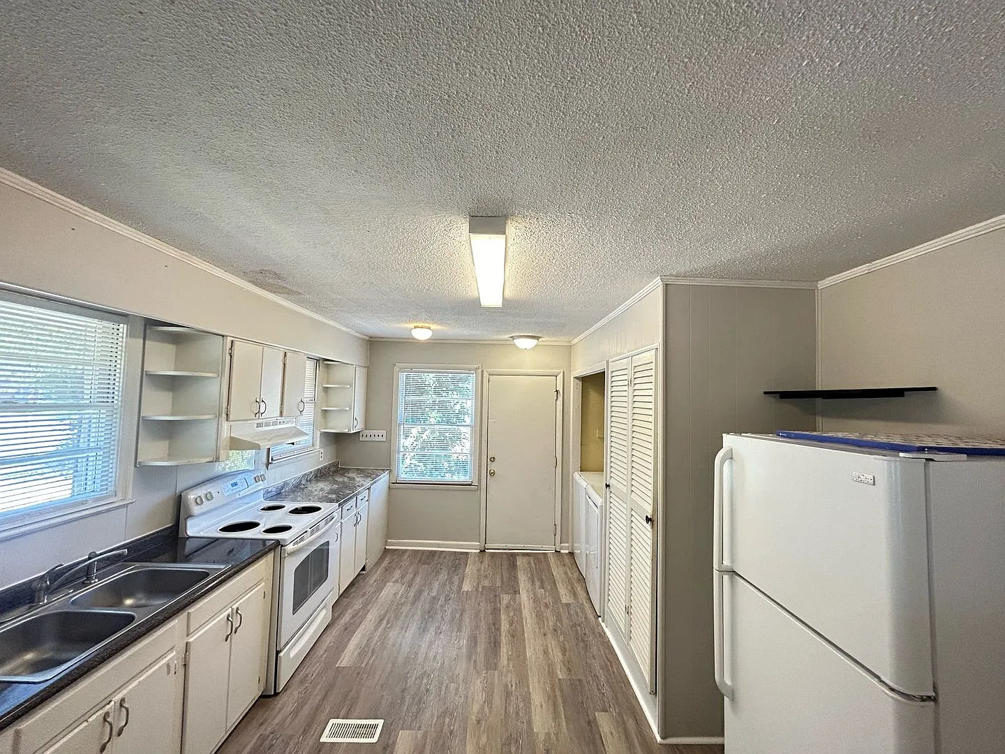 Rosewood — Photo 2