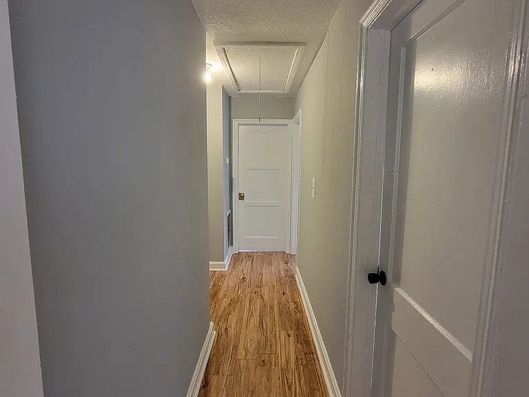 1418 Winston Dr — Photo 10