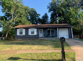 900 Oak Trail Ct, Fenton, MO 63026