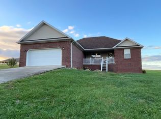 74 W Cherry Dr, Science Hill, KY 42553
