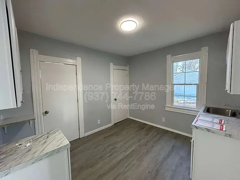 200 E 31st St — Photo 6