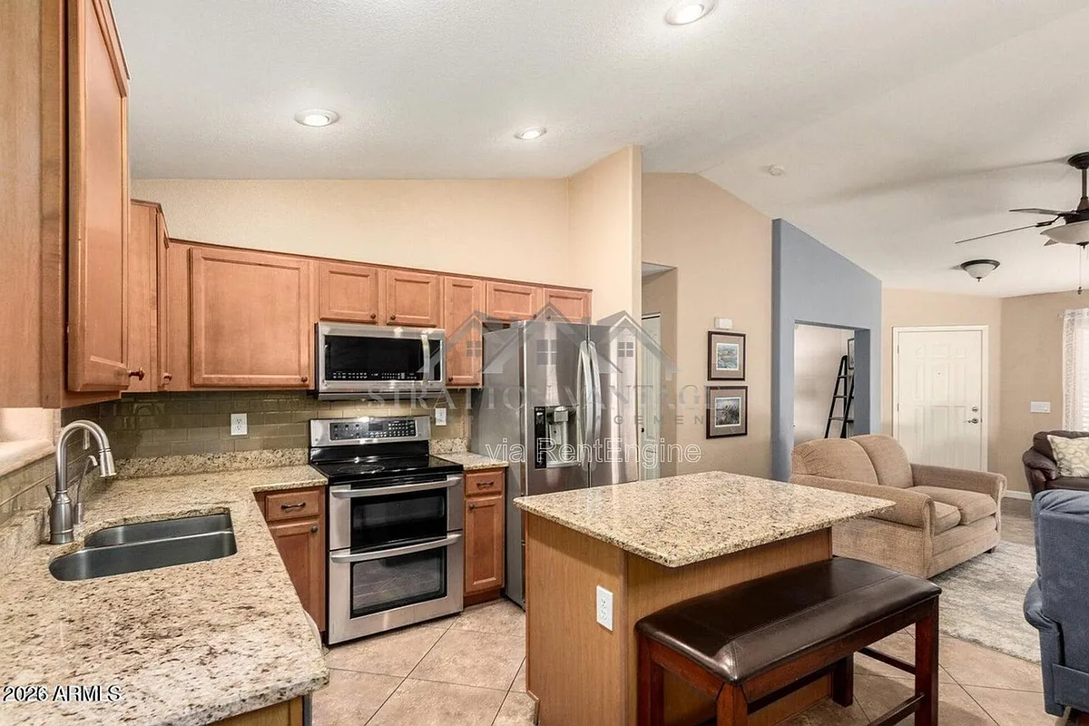 Building Photo - 41793 W Sunland Dr