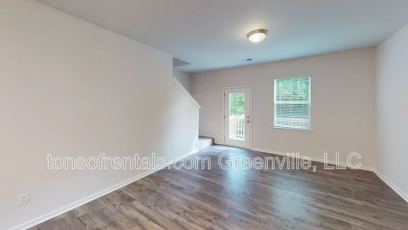 3 bed, 2.5 bath, $1,800 — Photo 3