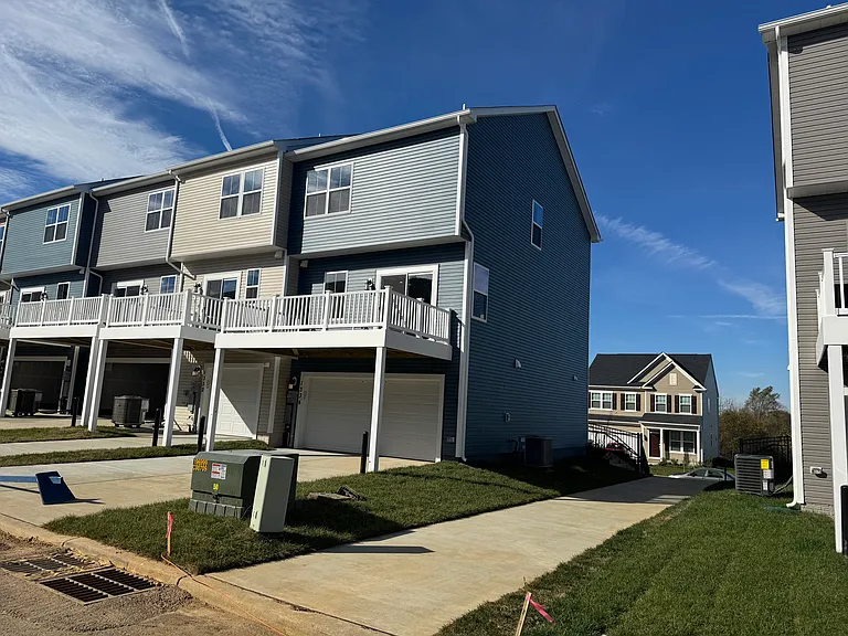 1334 Red Clover Ln — Photo 40