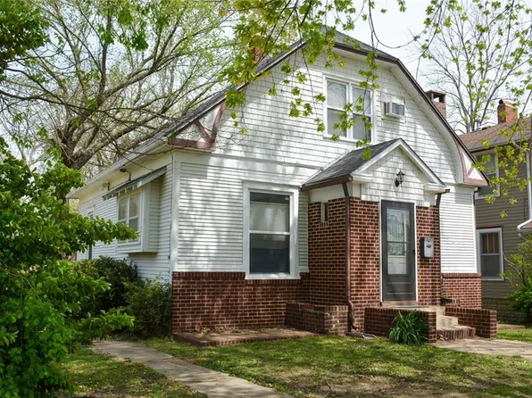 1221 Morgan Ave, Parsons, KS 67357