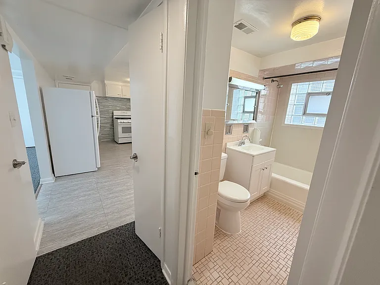 6520 N Richmond St #B — Photo 5