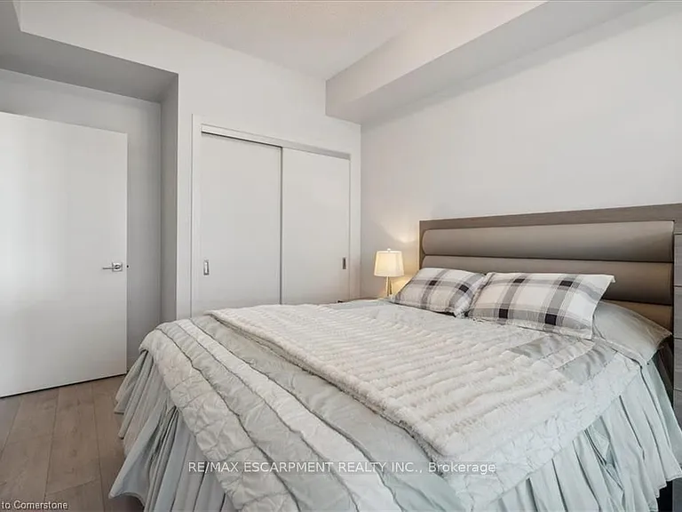 2093 Fairview St #1910 — Photo 18