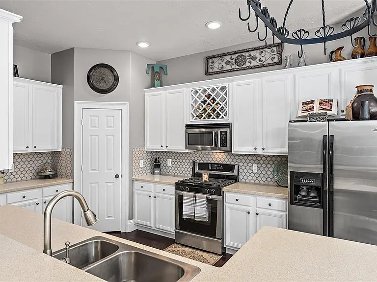 2 Hollow Glen Pl — Photo 14