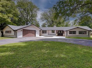22 Fleetwood Dr, Winfield, KS 67156