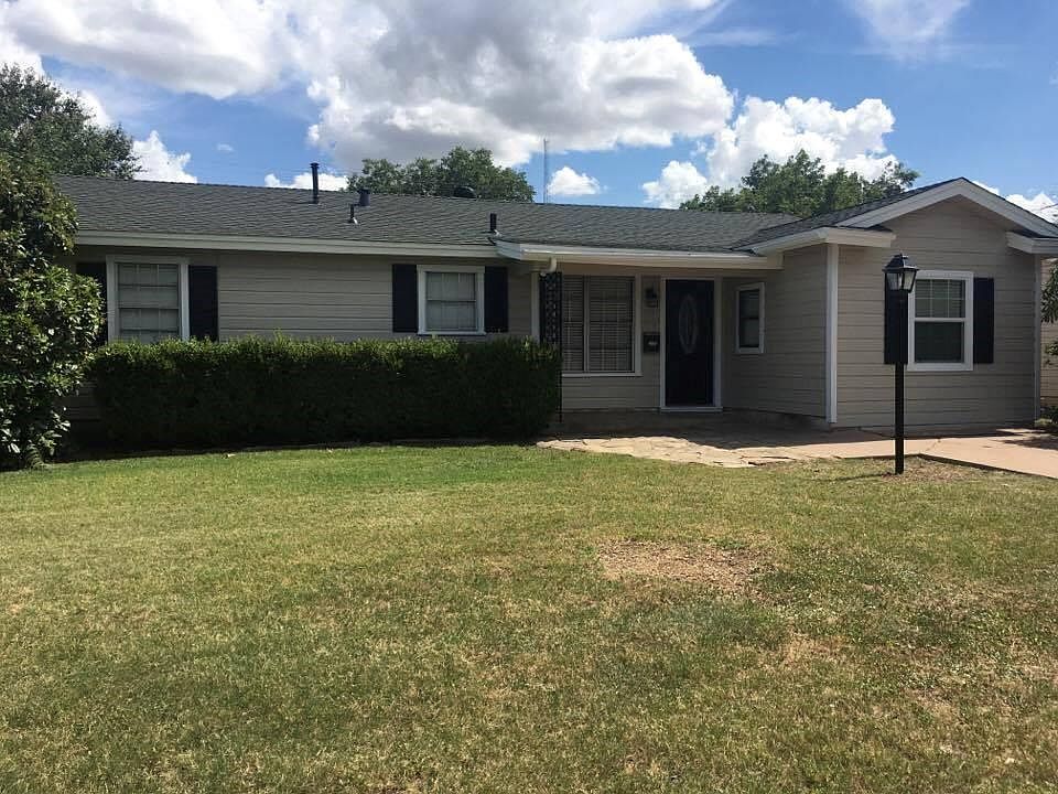1st image of 2633 S 39th St
