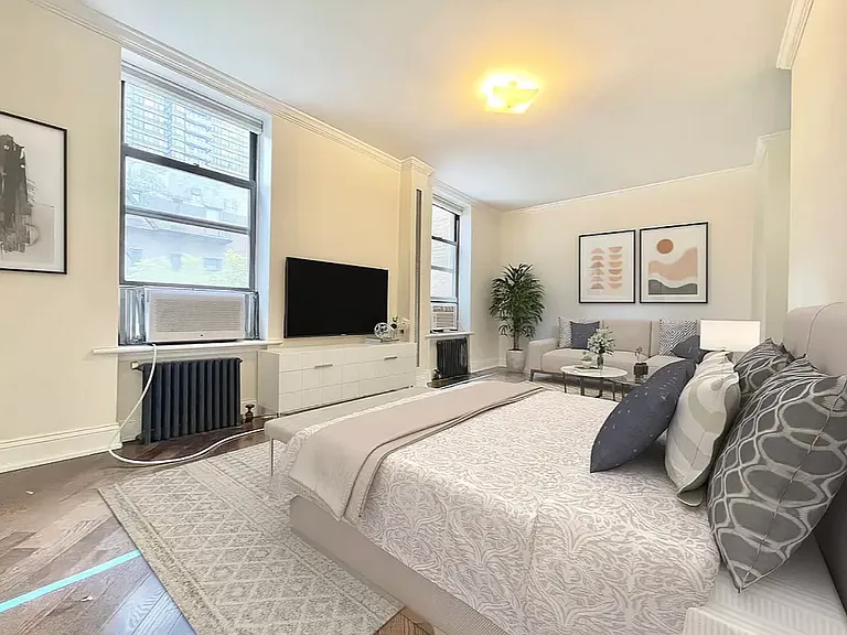 352 E 50th St #3 — Photo 7