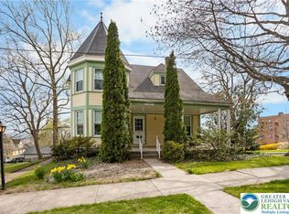 325 W Center St, Nazareth, PA 18064