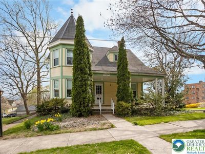 325 W Center St, Nazareth, PA, 18064