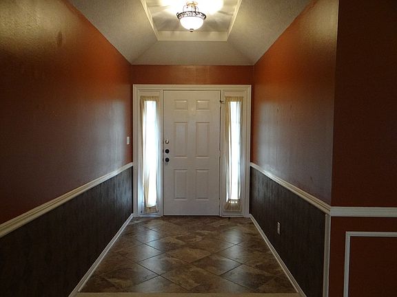2nd image of 7865 Kemper Cir