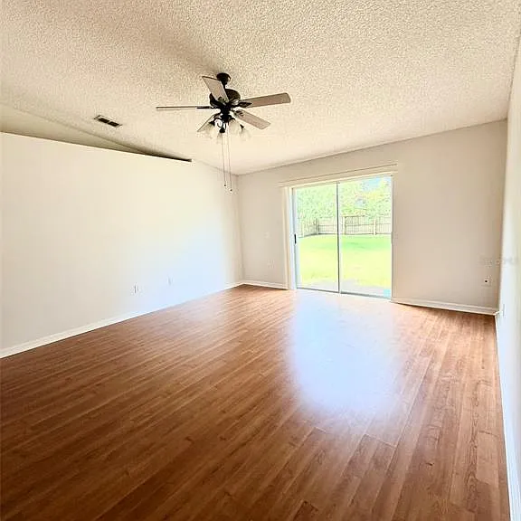 602 Sun Bluff Ln — Photo 11