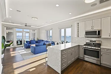 90 Bay Street Landing
