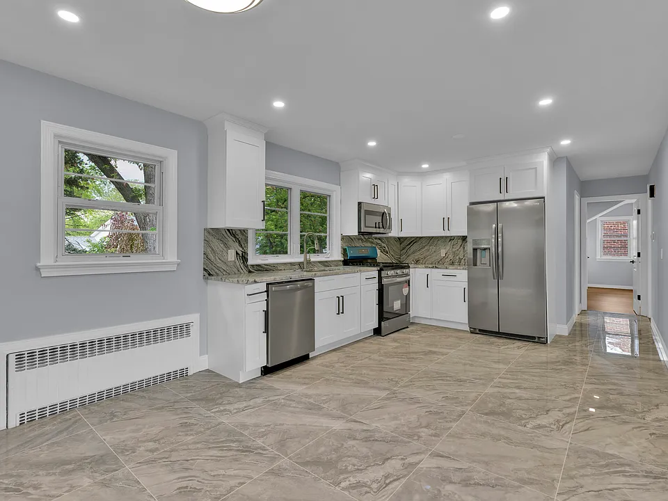 1495 Morris Ave #2