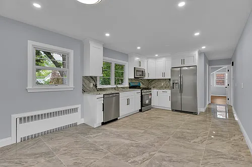 1495 Morris Ave #2 Photo 1