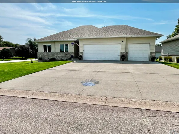 201 Lexington Ct, Elk Point, SD 57025