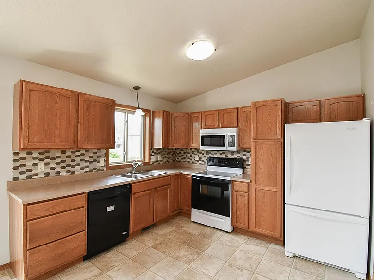 5101 W Cushman St — Photo 11