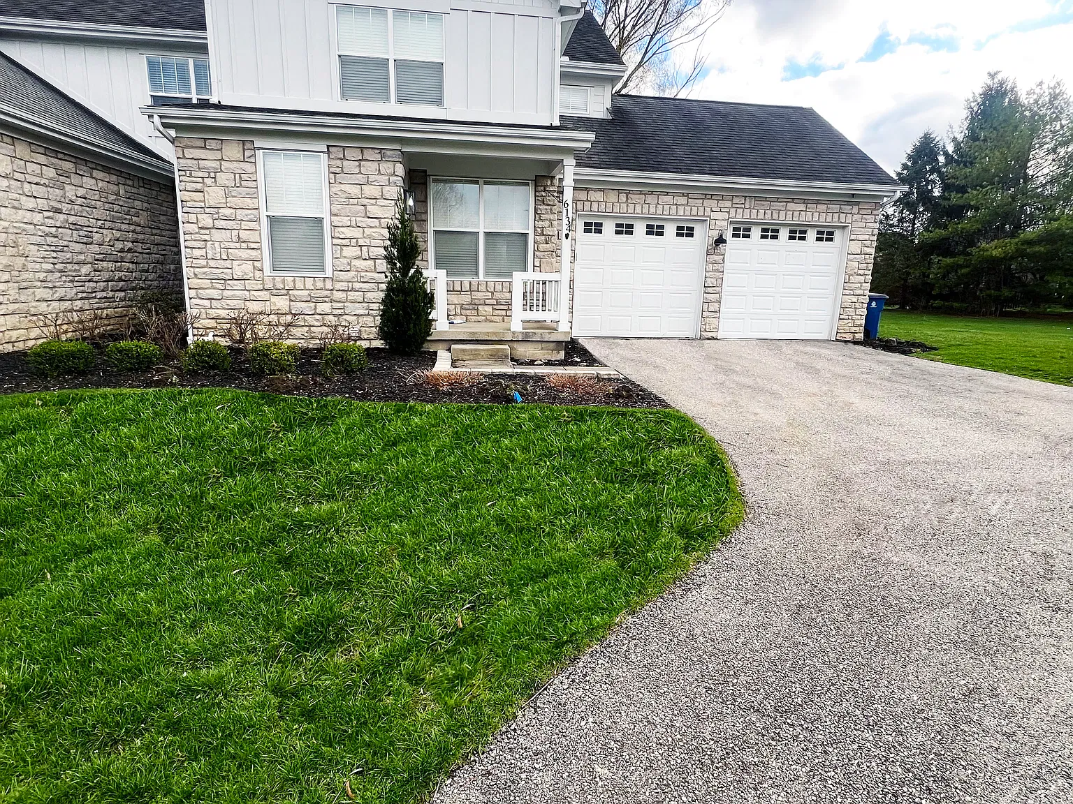 3 bed, 2.5 bath, 2100 sqft, $2,999 — Photo 1