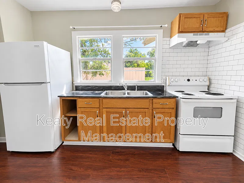 2 bed, 1.0 bath, 1000 sqft, $1,100 — Photo 4