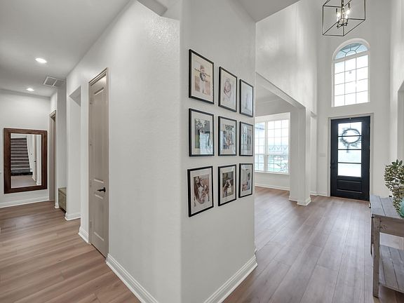 5th image of 14626 Sterling Ct