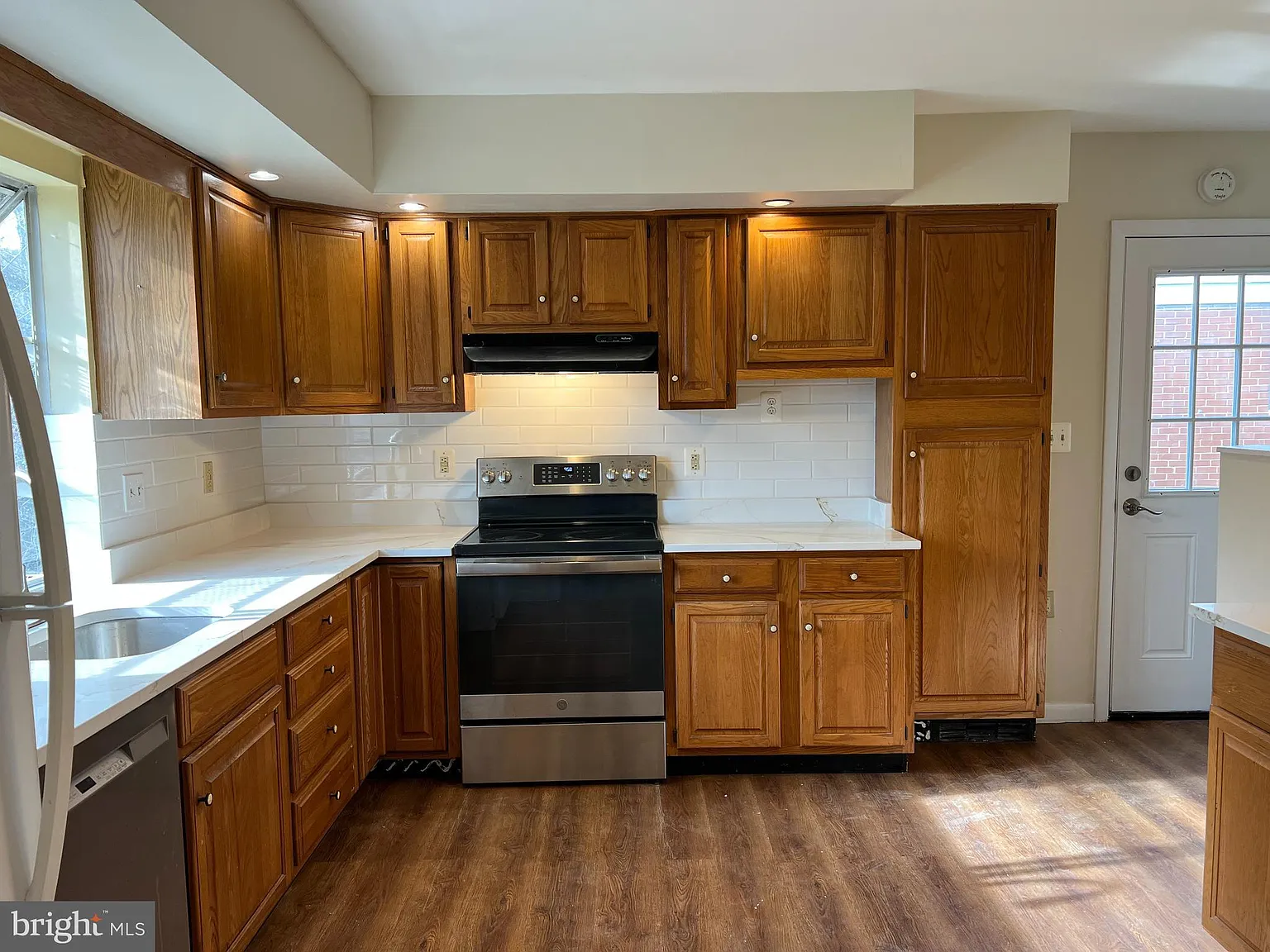 5 bed, 2658 sqft, $3,500 — Photo 3