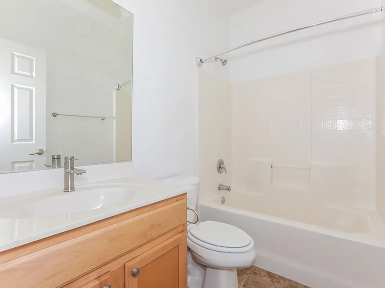 4101 S Vineyard Ave — Photo 15
