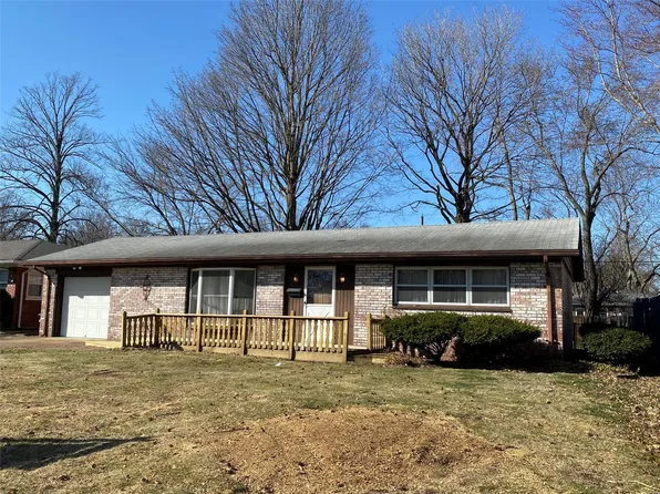 4113 S Park Dr, Belleville, IL 62226