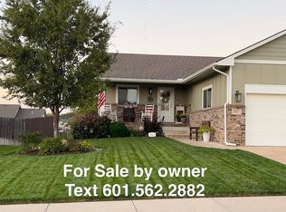 812 N Tyndall Ct, Derby, KS 67037