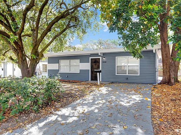 4th image of 2909 E 19th Ave