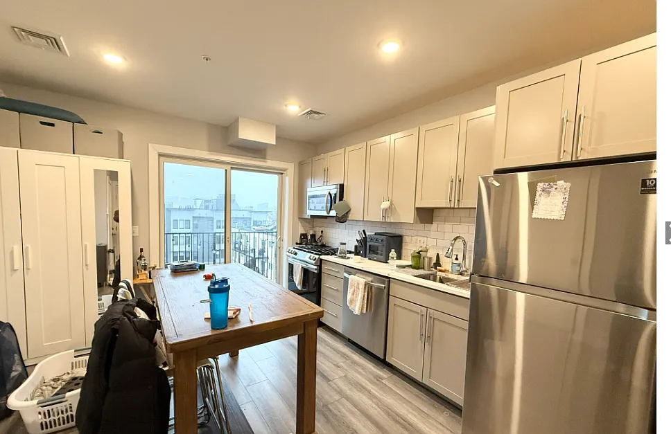 1 bed, 9999 sqft, $3,700 — Photo 1
