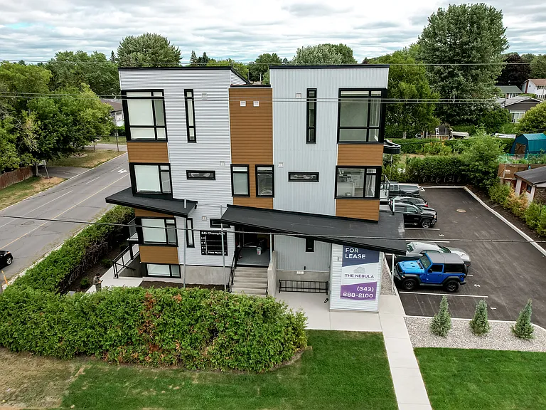 845 Champlain St — Photo 9