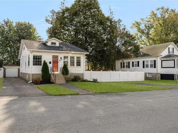 22 Elder Ave, Riverside, RI 02915