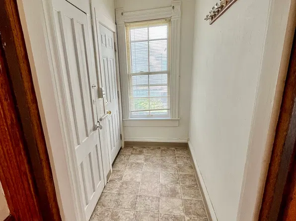 304 Tompkins St #1, Syracuse, NY 13204