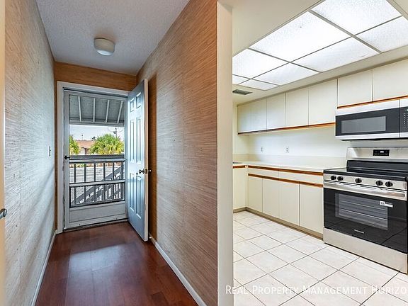 3rd image of 251 Fenwick Dr Unit 14