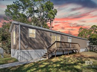 1325 Ridgewood Dr, Lillian, AL 36549