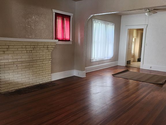 Living Room/Dining Room Comco