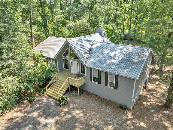 2nd image of 668 Creekside Dr