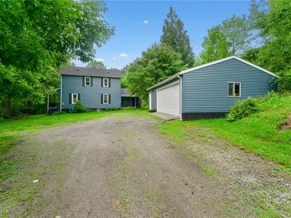 5750 Robinson Rd, Lowellville, OH 44436