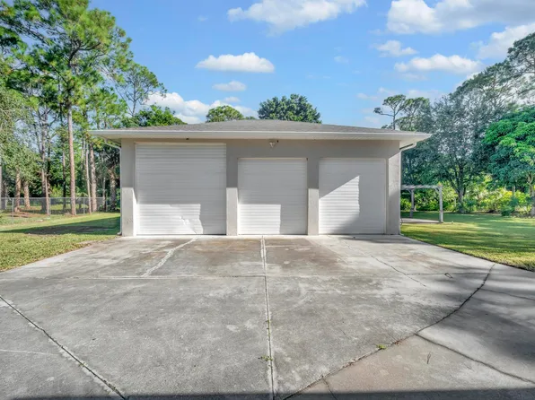 8330 Hidden Pines Road, Fort Pierce, FL 34945