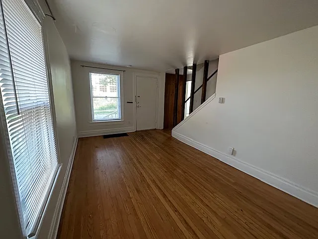 2 bed, 850 sqft, $1,675 — Photo 3
