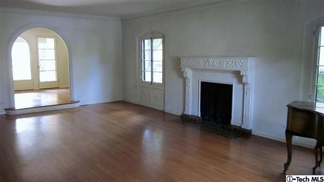 2nd image of 1586 Oakdale St