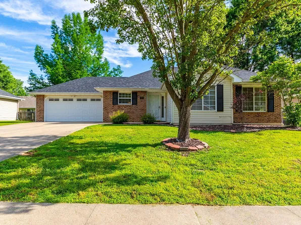 803 Manhattan Dr, Columbia, MO 65201