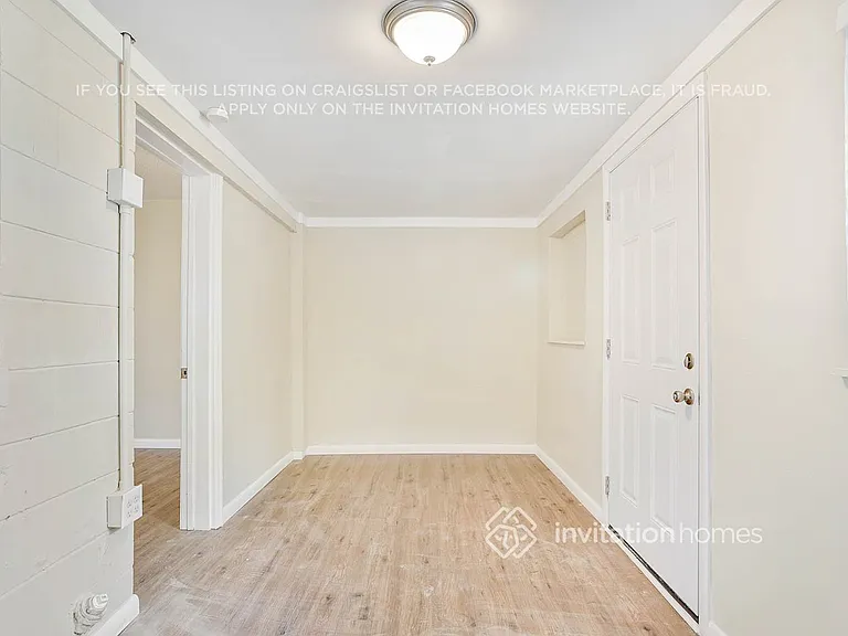 4033 Castlegate Dr — Photo 13