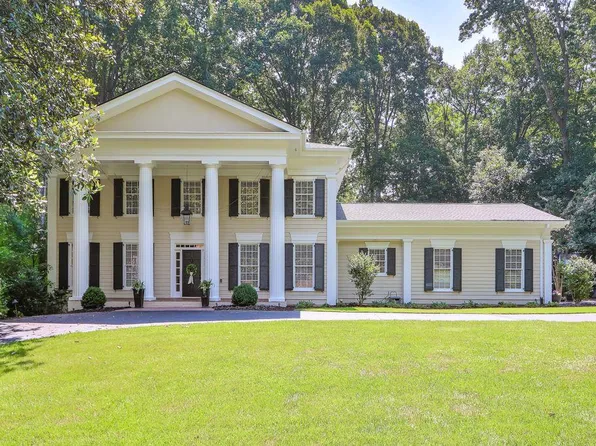 575 Valley Hall Dr, Sandy Springs, GA 30350