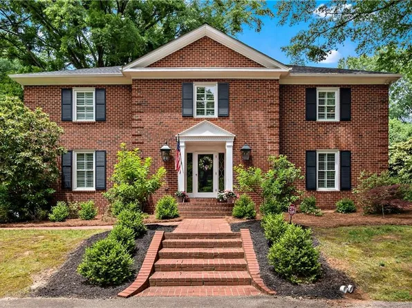 2841 Fairmont Rd, Winston Salem, NC 27106